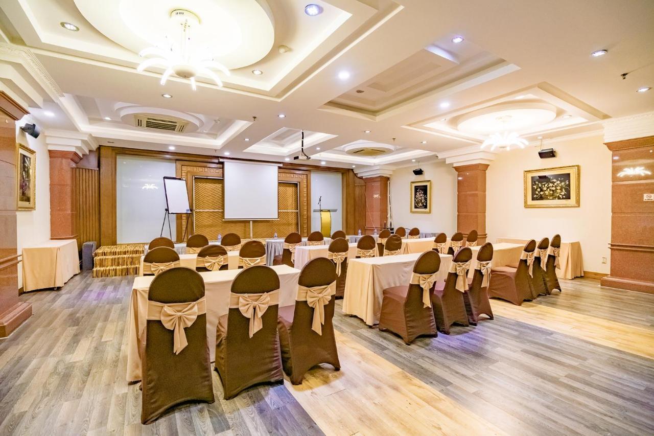 Adina Hotel Дананг Екстер'єр фото